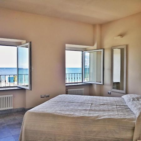 Appartamento Deluxe Con Terrazza Sul Mare Savona Luaran gambar