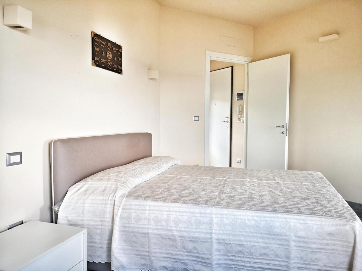Appartamento Deluxe Con Terrazza Sul Mare Savona Luaran gambar
