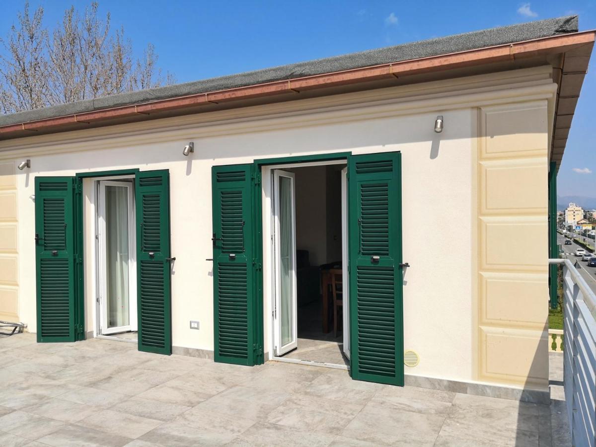 Appartamento Deluxe Con Terrazza Sul Mare Savona Luaran gambar